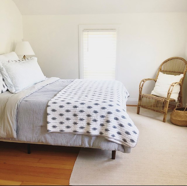 The Blue Door: Charming Home 2/10 mile from Red River Beach