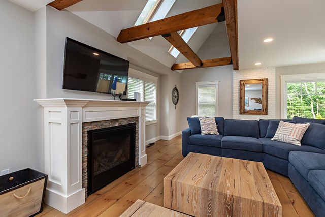 Village Luxury- Mayflower Beach Private Parking- Sleeps 18
