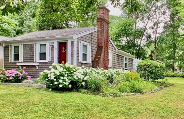 Good Hope Cottage Yarmouth Cape Cod —Beach, Peace, & Home
