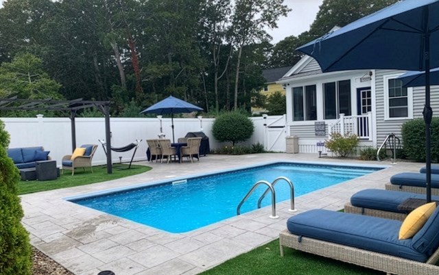 Sagamore Beach Luxury 3 BR+ w/POOL—2 min walk to beach!