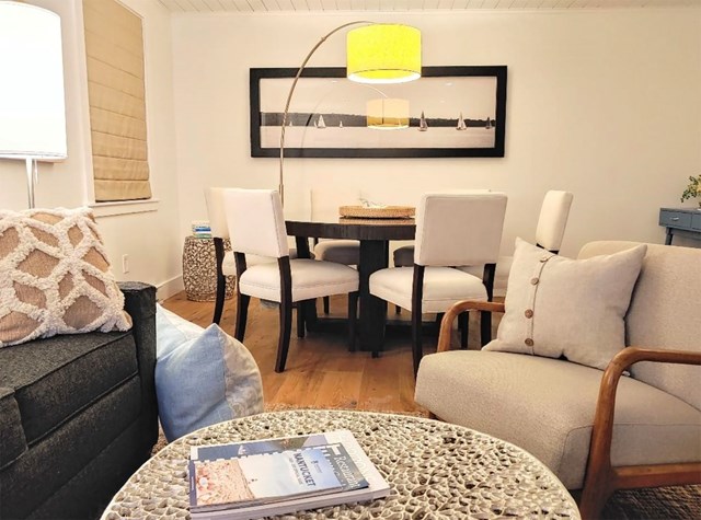 ''Island Thyme'' Townhome on Main St at the Wharf
