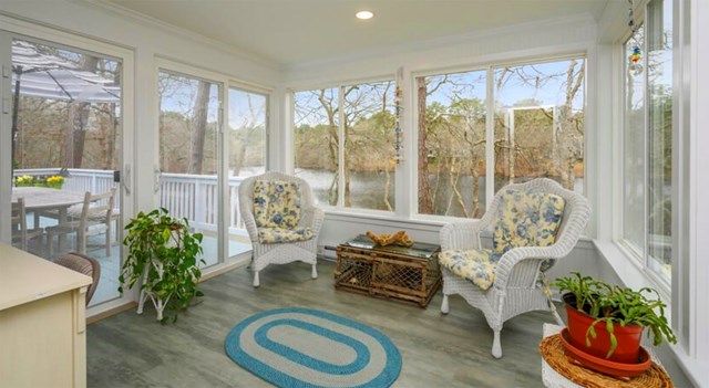 Pondfront Retreat in Brewster