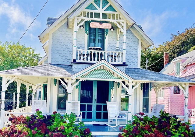 Fully Renovated Victorian 4 Br /2.5 Baths Steps To Inkwell