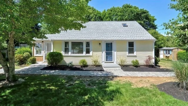 Cape House in the Heart of Falmouth Village Sleeps 10