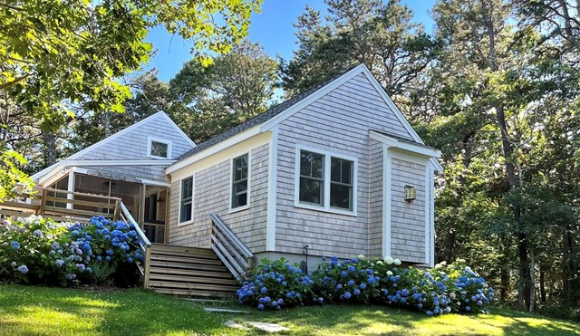 A Quintessential Cape Cod Getaway