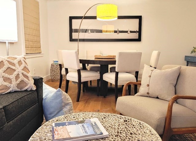 ''Island Thyme'' Townhome w/AC on Main St at the Wharf
