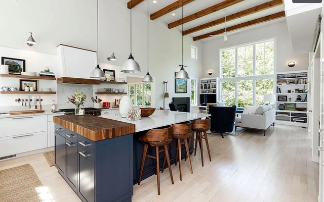 Secluded Luxury Cape, Close to Beaches
