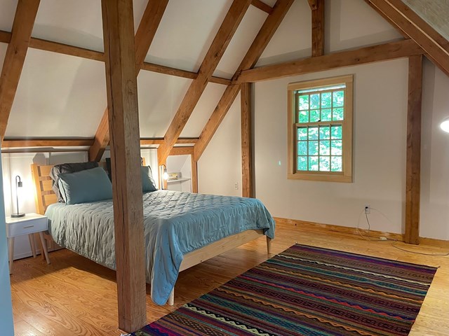 Cozy Cottage in the Woods, Walk to Beach, Bike to Town
