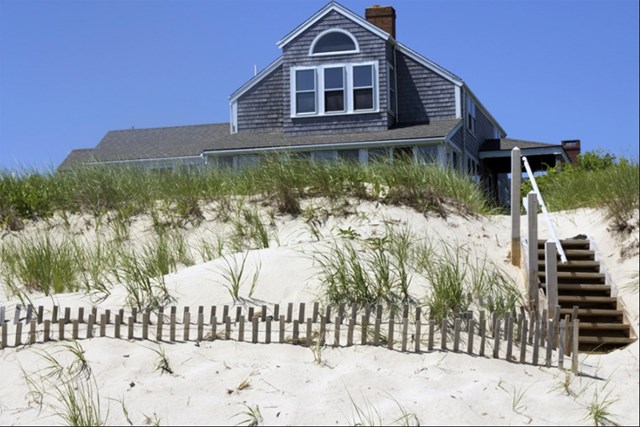 Quidnet Waterfront with Private Beach