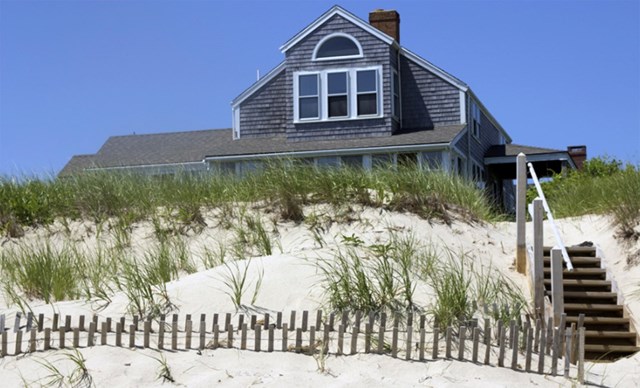 Quidnet Waterfront with Private Beach