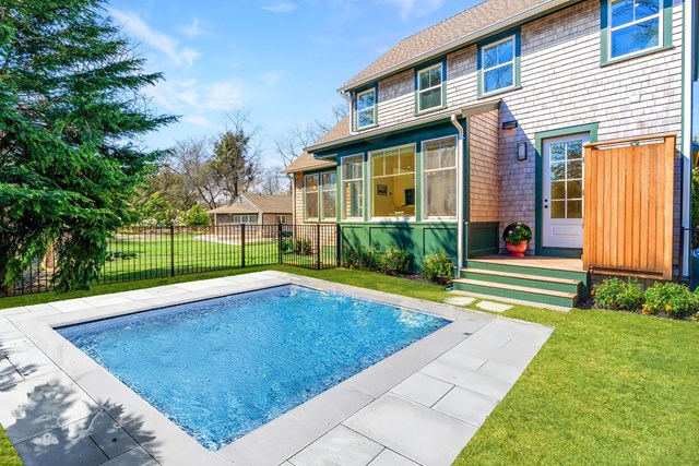Edgartown Oasis: Main & Guest House with Heated Pool Retreat

