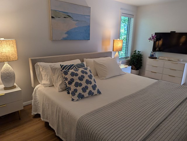 Bright, Airy Newly Renovated Overlooking Golf Course
