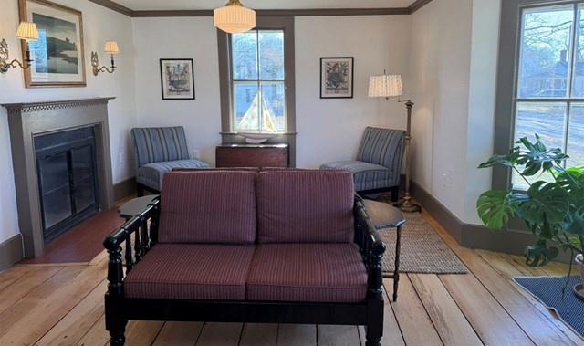 Restored Sea Captain’s House with Luxury Amenities