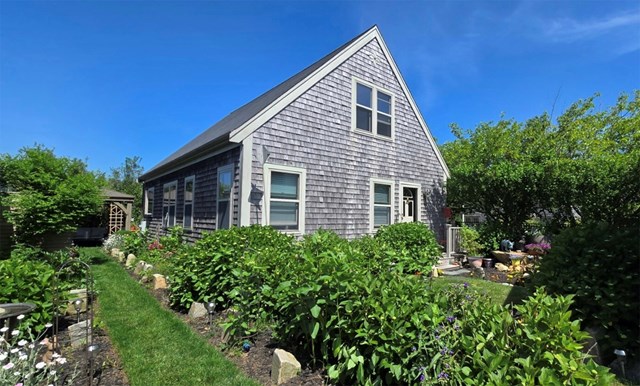 Spacious, private, modern. Near town. Walkable