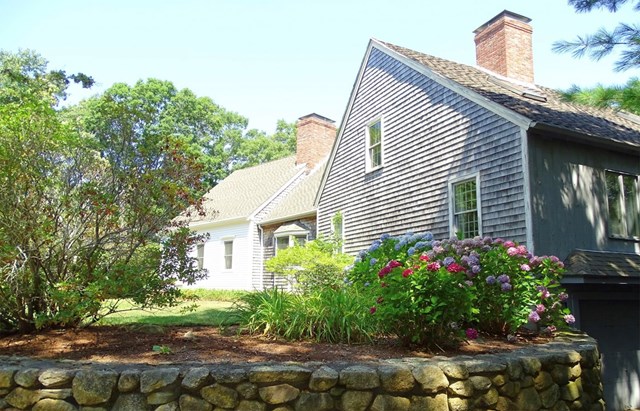 Cozy Tuck Away Home in Lovely Neignborhood