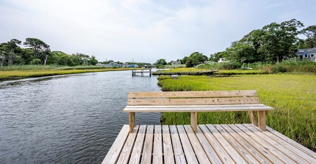 River Side Cottage with a Private Dock - Kayaking and Views!