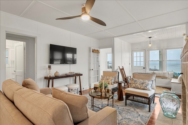 Waterfront Beach Cottage with Sweeping Water Views