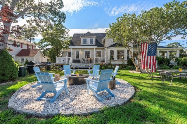 Family Getaway by the Water **Pet Friendly** Central A/C