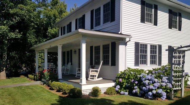 Spacious and bright Edgartown home with guest house