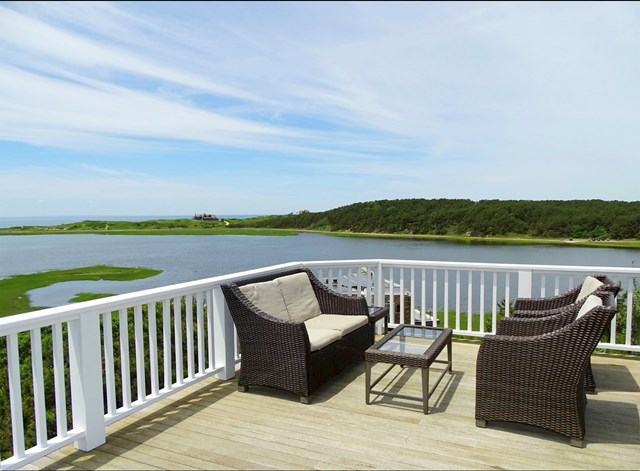 Elegantly furnished beachfront home