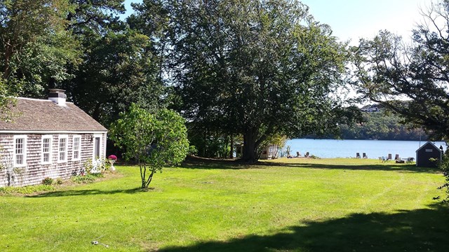 18th century Cape on its own beach on Scargo Lake
