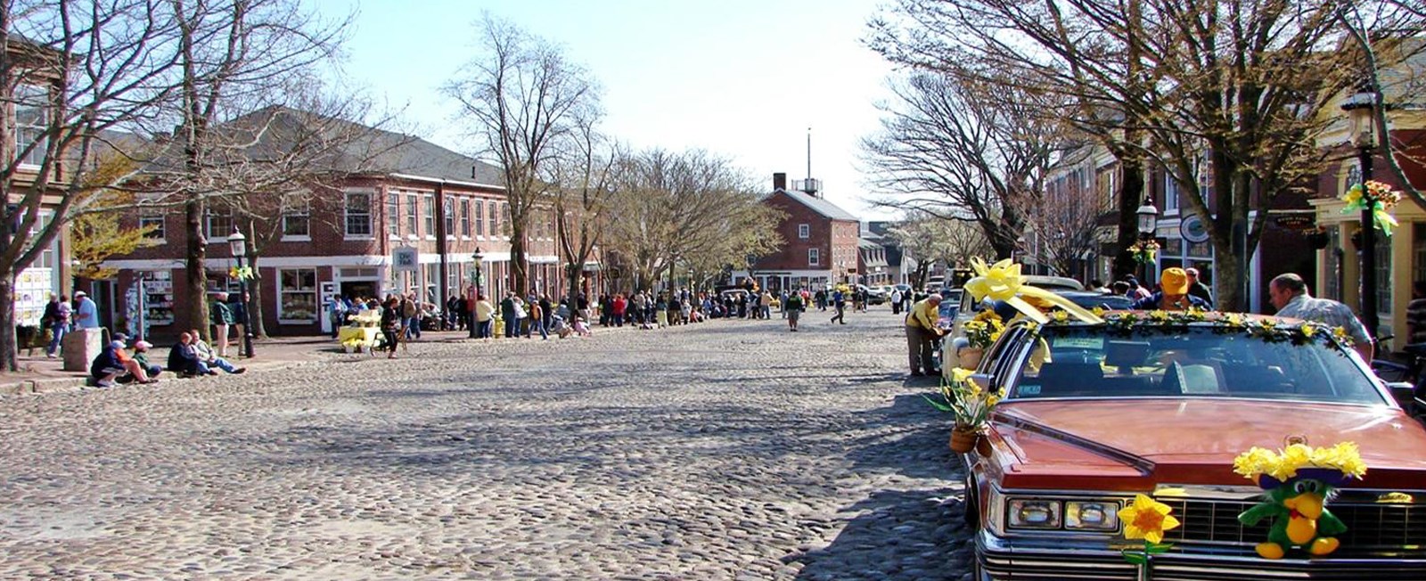 Discover Nantucket’s most iconic annual events and festivals — from the Daffodil Festival and Figawi to the Nantucket Film Festival, Cranberry Festival, and Christmas Stroll. Explore what’s happening now on our Nantucket Events Calendar.