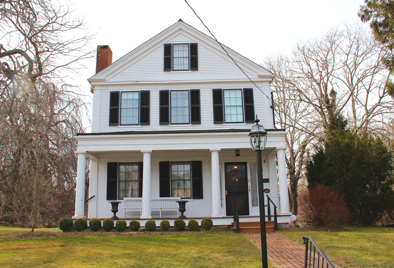 Cape Cod, Nantucket, and Martha’s Vineyard are filled with an abundance of historically interesting and important architecture ranging from traditional colonial and saltbox homes built in the 17th Century to the  modern homes built throughout the 20th Century.