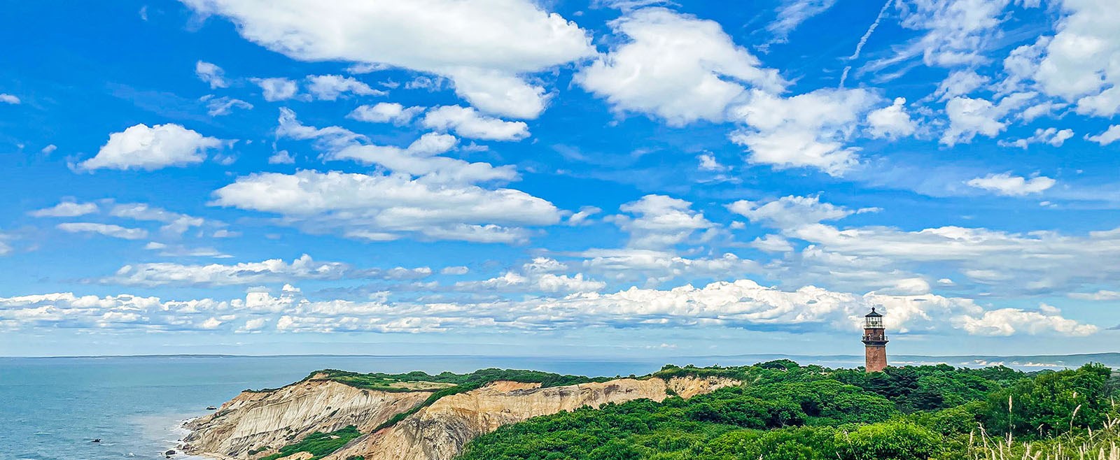 Looking to get an amazing picture on Martha's Vineyard? Check out these ten photo worthy locations.