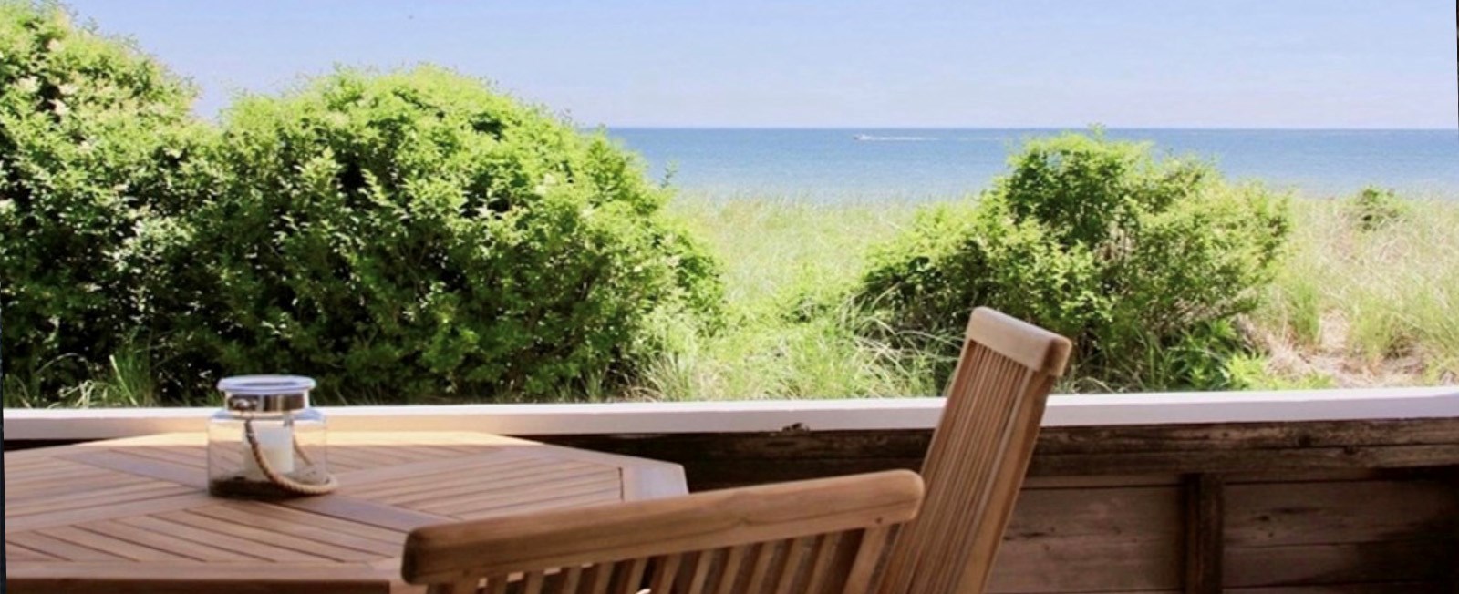 Nantucket beach cottages offer a quintessential summer experience, blending charming architecture with breathtaking coastal views.