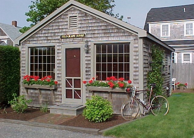 Romantic 'Sconset center cottage for two