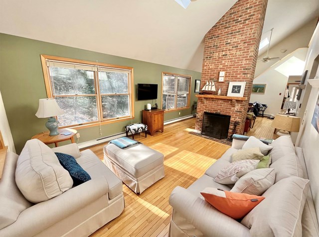 Spacious and bright Wellfleet home