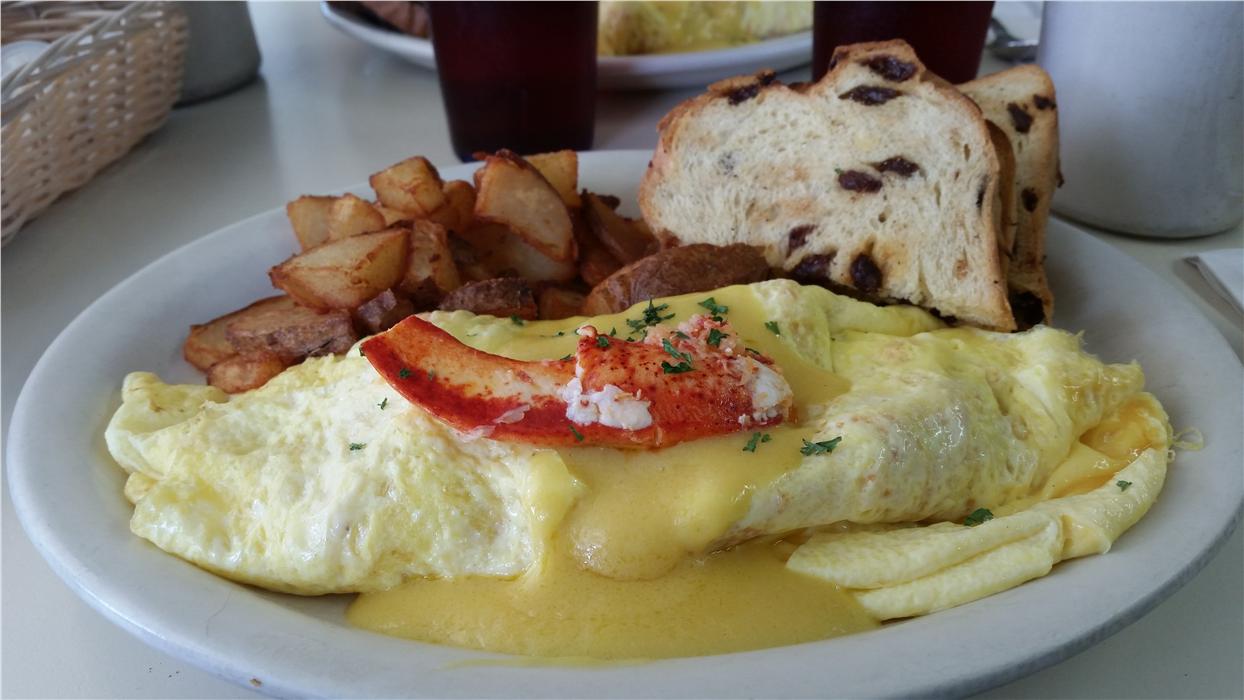 Back to Ann & Fran's for Lobster omelet... SOOO YUMMY!