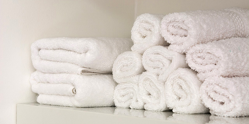 Homeowners frequently ask us, Should I provide linens? Although there's no right answer, it's safe to say that linens and towels are a very popular vacationer amenity.