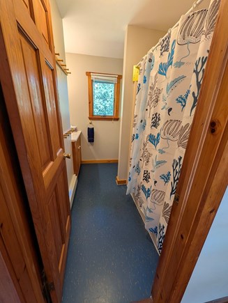 West Tisbury, Stoney Hill Lane Martha's Vineyard vacation rental - Second floor bathroom