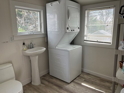 Vineyard Haven Martha's Vineyard vacation rental - Half Bath/Laundry