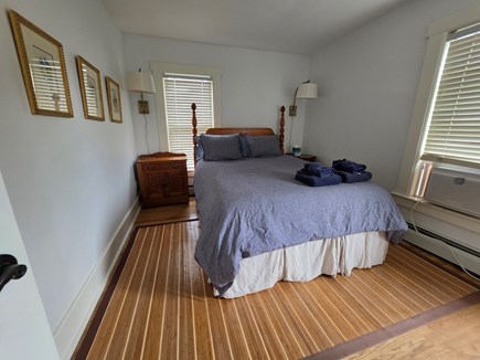2 Pocasset Avenue, Oak Bluffs  Martha's Vineyard vacation rental - Queen room second floor