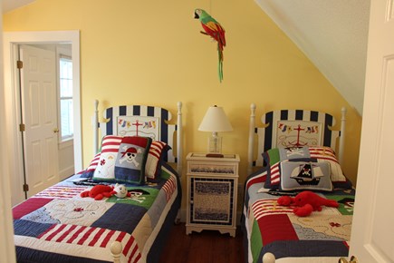 Edgartown Martha's Vineyard vacation rental - Twin bedroom for the little pirates: access to King or 2nd Queen