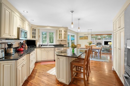 Edgartown Martha's Vineyard vacation rental - Kitchen with granite counters, new appliances and large stove