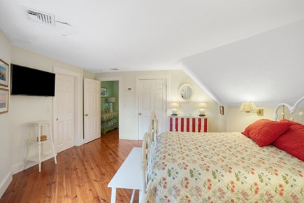 Edgartown Martha's Vineyard vacation rental - Second En Suite Queen Bedroom details