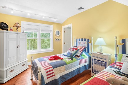 Edgartown Martha's Vineyard vacation rental - Twin bedroom for the little pirates: access to King or 2nd Queen