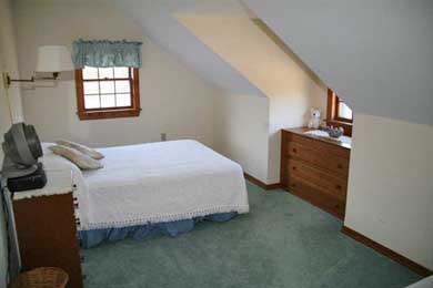 Katama-Edgartown, Edgartown,Katama    1.5 miles  Martha's Vineyard vacation rental - Bedroom with double and one twin