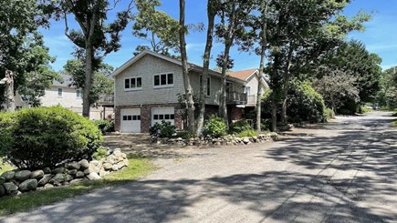 Oak Bluffs Martha's Vineyard vacation rental - Inviting driveway with ample space and easy access.