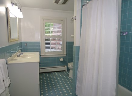 West Tisbury Martha's Vineyard vacation rental - Full bathroom with tub