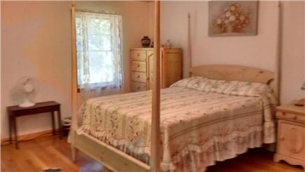 West Tisbury, Longview Community Martha's Vineyard vacation rental - Queen suite with a shared full bath