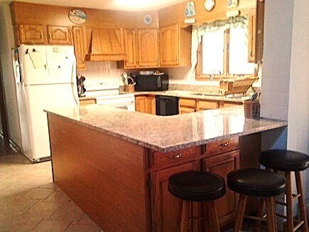 West Tisbury, Longview Community Martha's Vineyard vacation rental - Kitchen off grand room