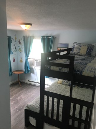 Edgartown Martha's Vineyard vacation rental - Bunk bed (twin over full with another twin trundle under)