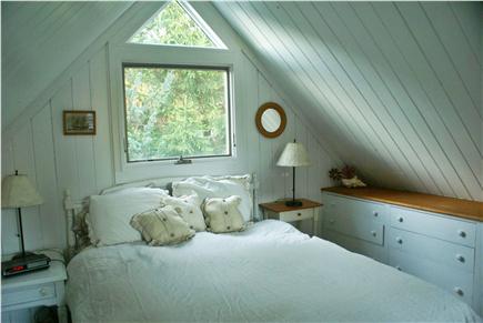 Oak Bluffs, Waterview Farm Martha's Vineyard vacation rental - Loft bedroom over kitchen and dining alcove