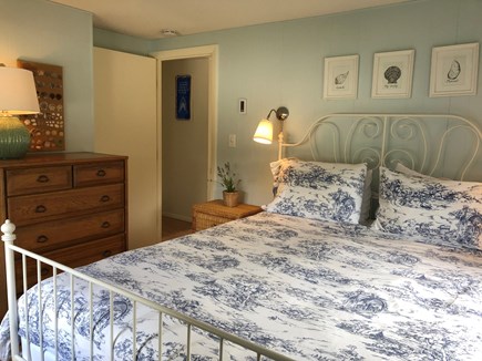 Oak Bluffs Martha's Vineyard vacation rental - First floor guest room with queen bed