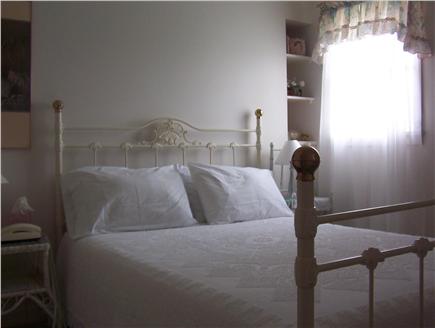 Aquinnah Martha's Vineyard vacation rental - Cozy Bedroom with queen bed and private bath