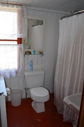 Oak Bluffs, East Chop Martha's Vineyard vacation rental - Upstairs bathroom with clawfoot tub